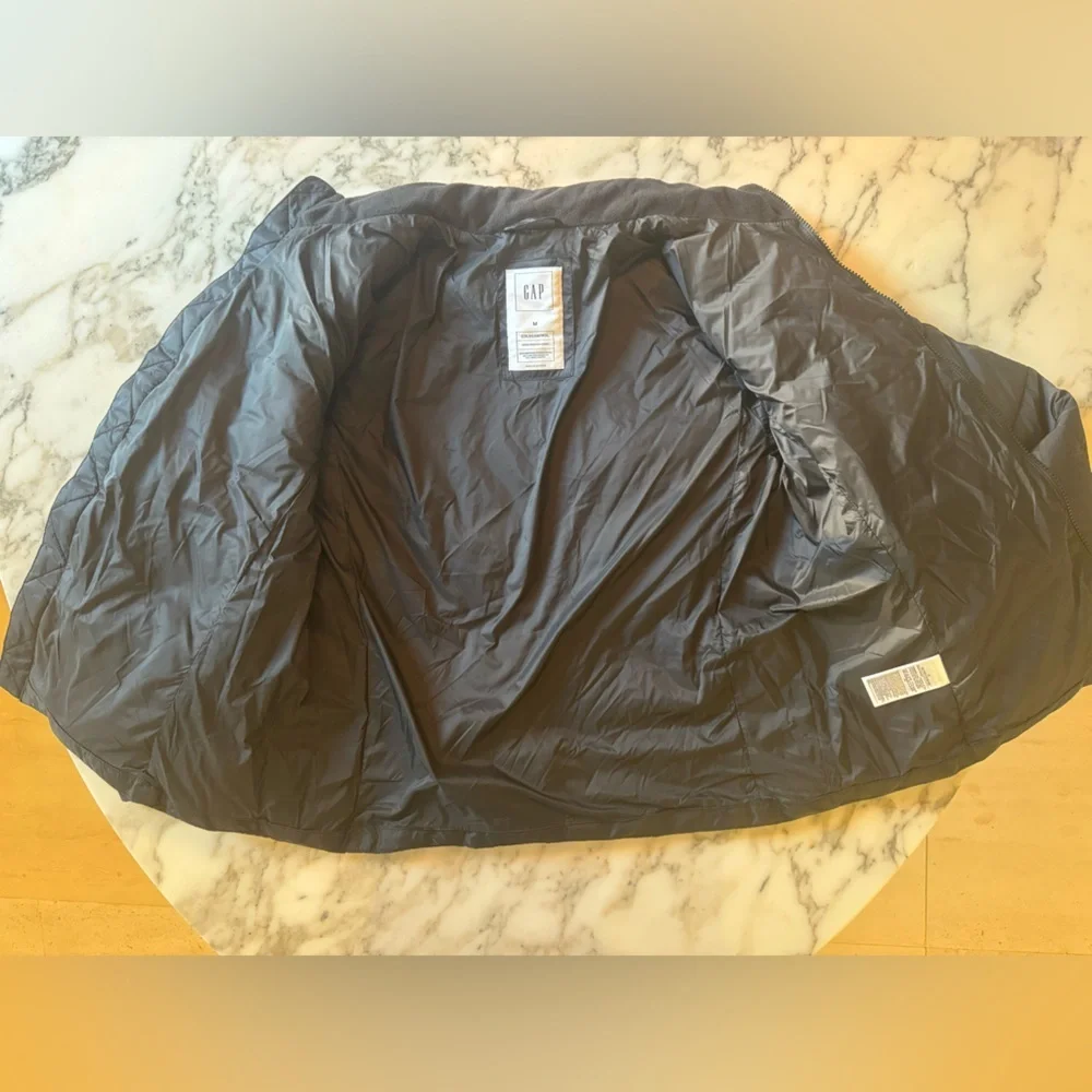 NWOT GAP ColdControl Puffer Jacket Men’s M Black Lightweight Warm Winter Coat - Picture 3 of 9